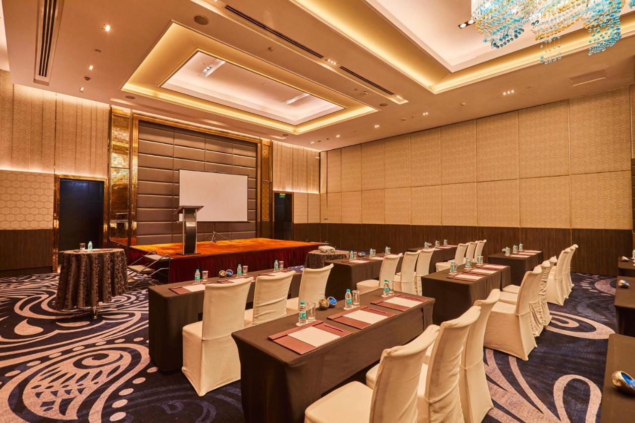 Crowne Plaza New Delhi Rohini By Ihg Delhi (National Capital Territory of India) Exterior foto